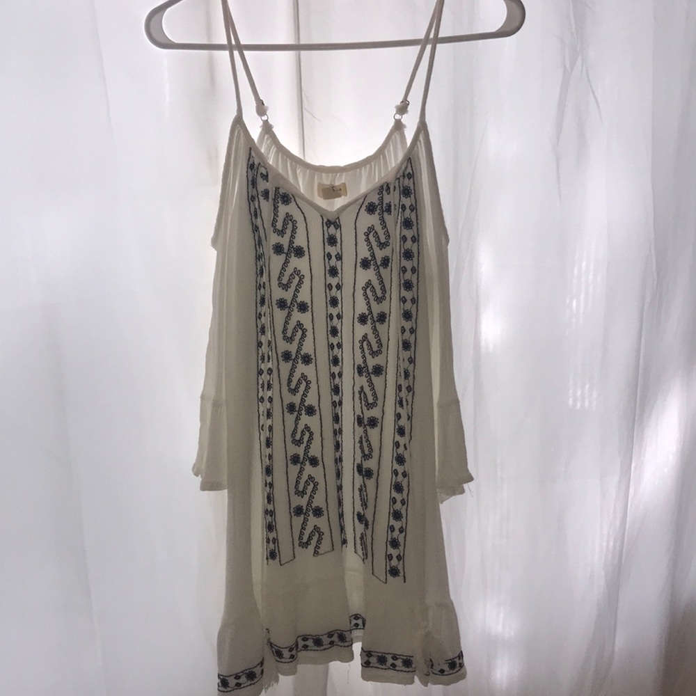 NAVY EMBROIDERED WHITE DRESS